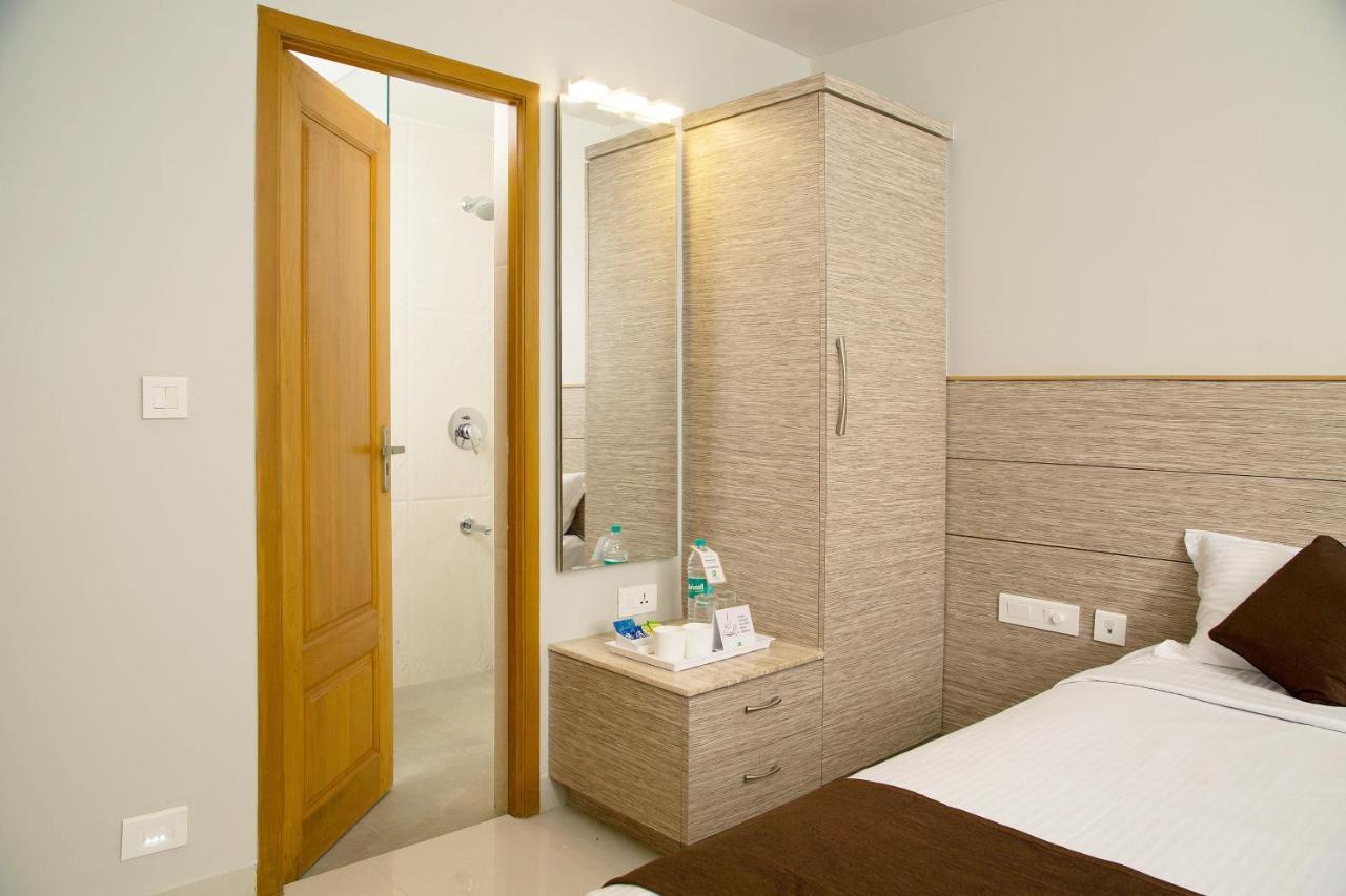 Sri Aadhish Grand Hotel Aranthangi Esterno foto