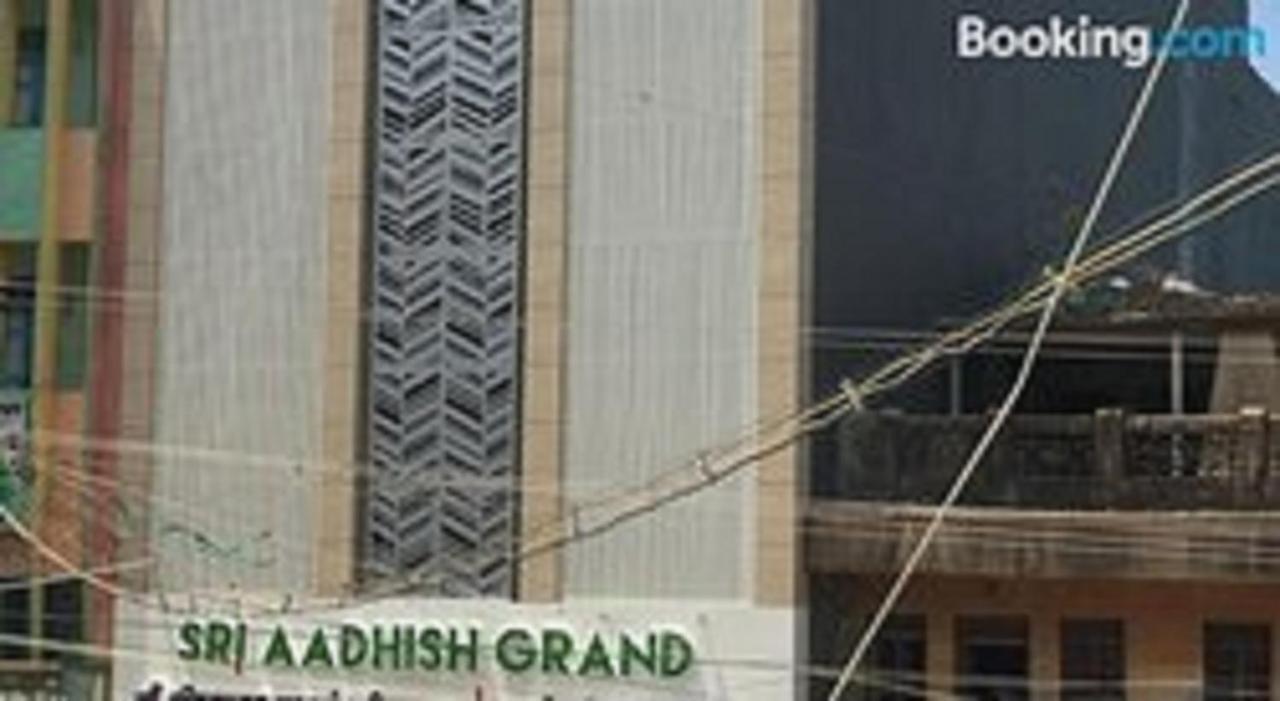 Sri Aadhish Grand Hotel Aranthangi Esterno foto